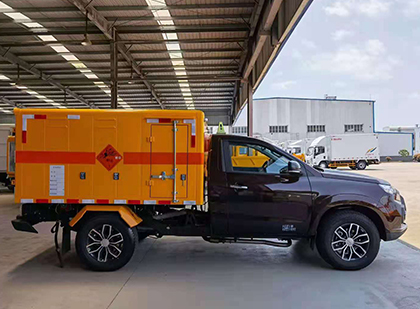 珲春爆破器材运输车